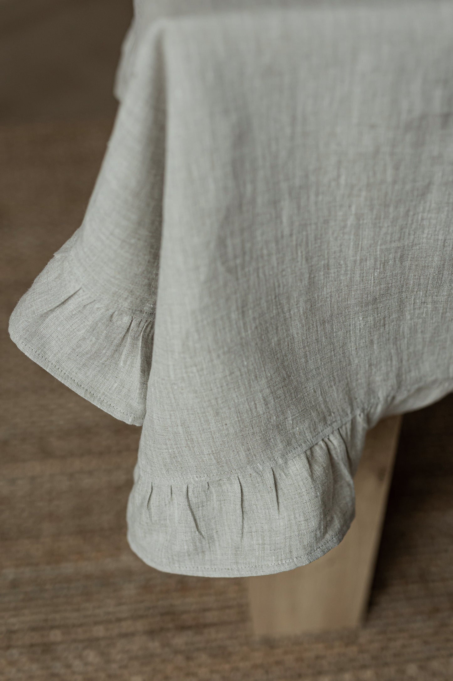 Linen tablecloth WHITE RUFFLES