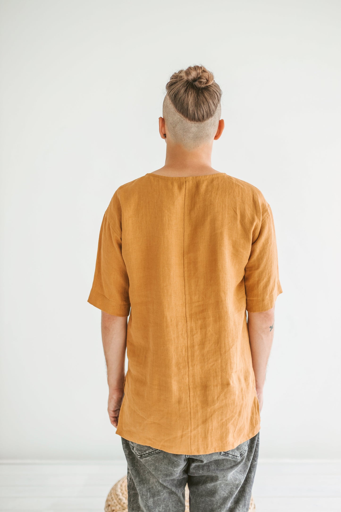 Men's linen t-shirt longer back, Mustard, Size MEDIUM