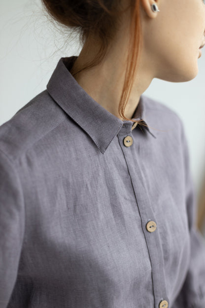 Moteriški lininiai marškiniai parauktomis rankovėmis