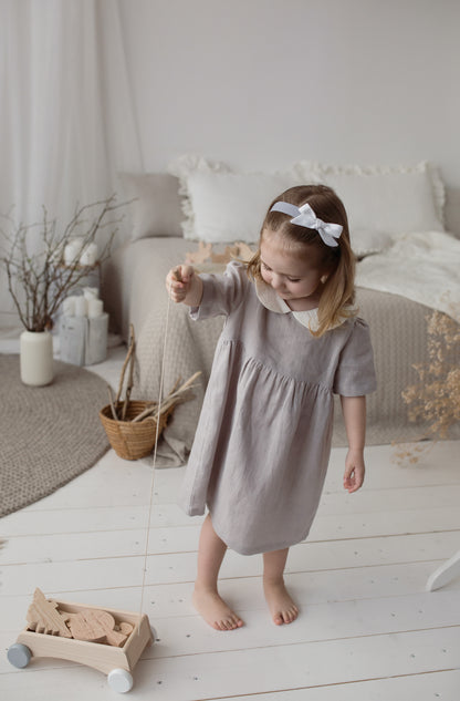 Girls Peter Pan collar dress